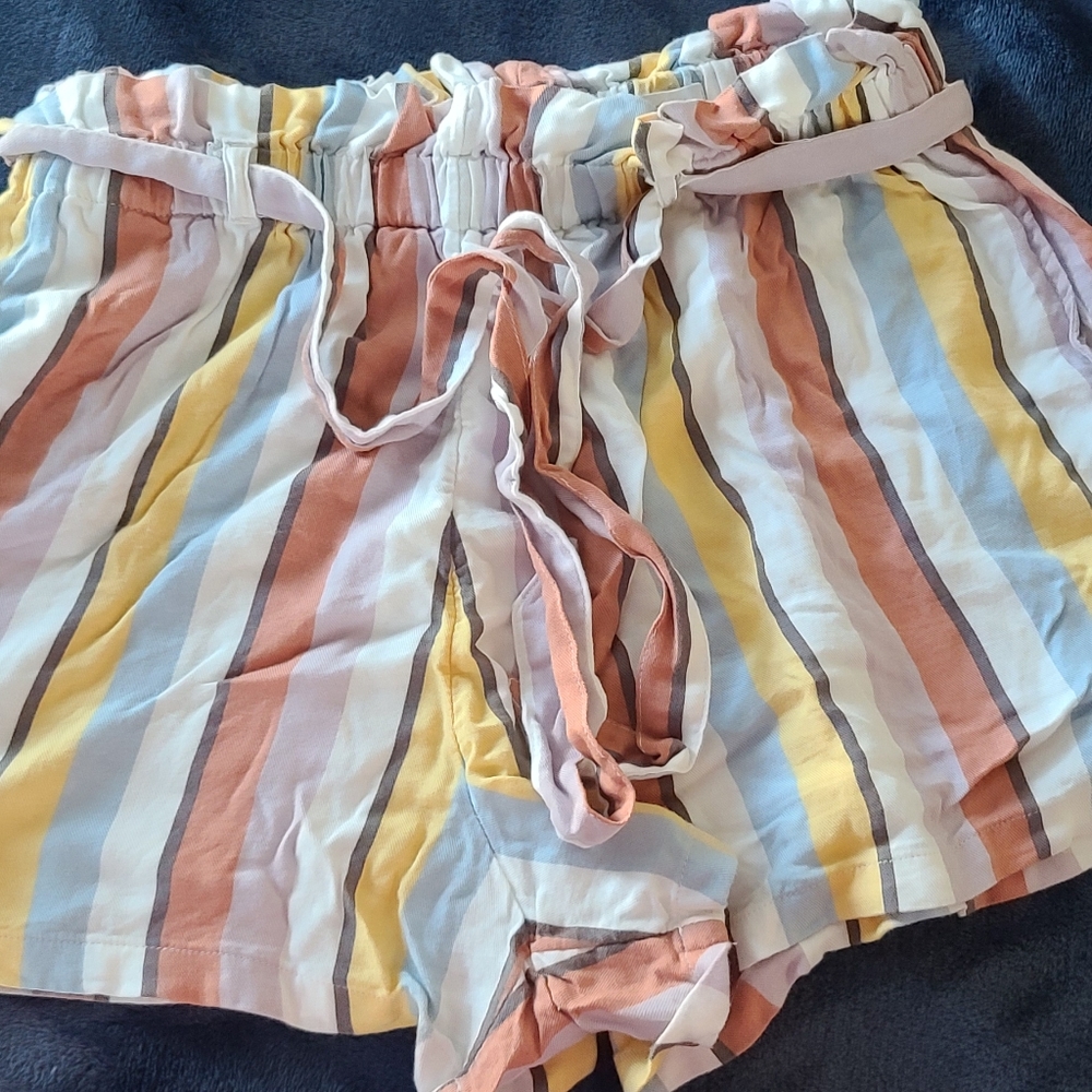 Paperbag shorts - Picture 2 of 3